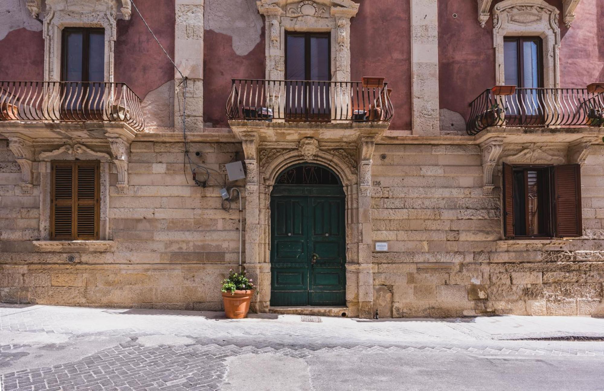 Palazzo Bozzanca Apartments By Wonderful Italy Syracuse Exteriér fotografie