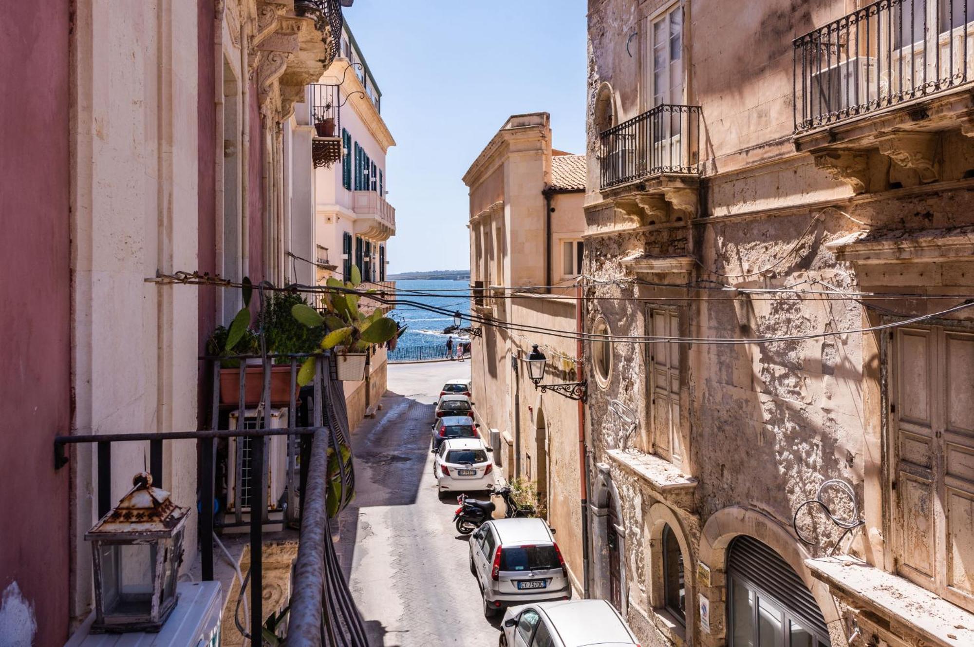 Palazzo Bozzanca Apartments By Wonderful Italy Syracuse Exteriér fotografie