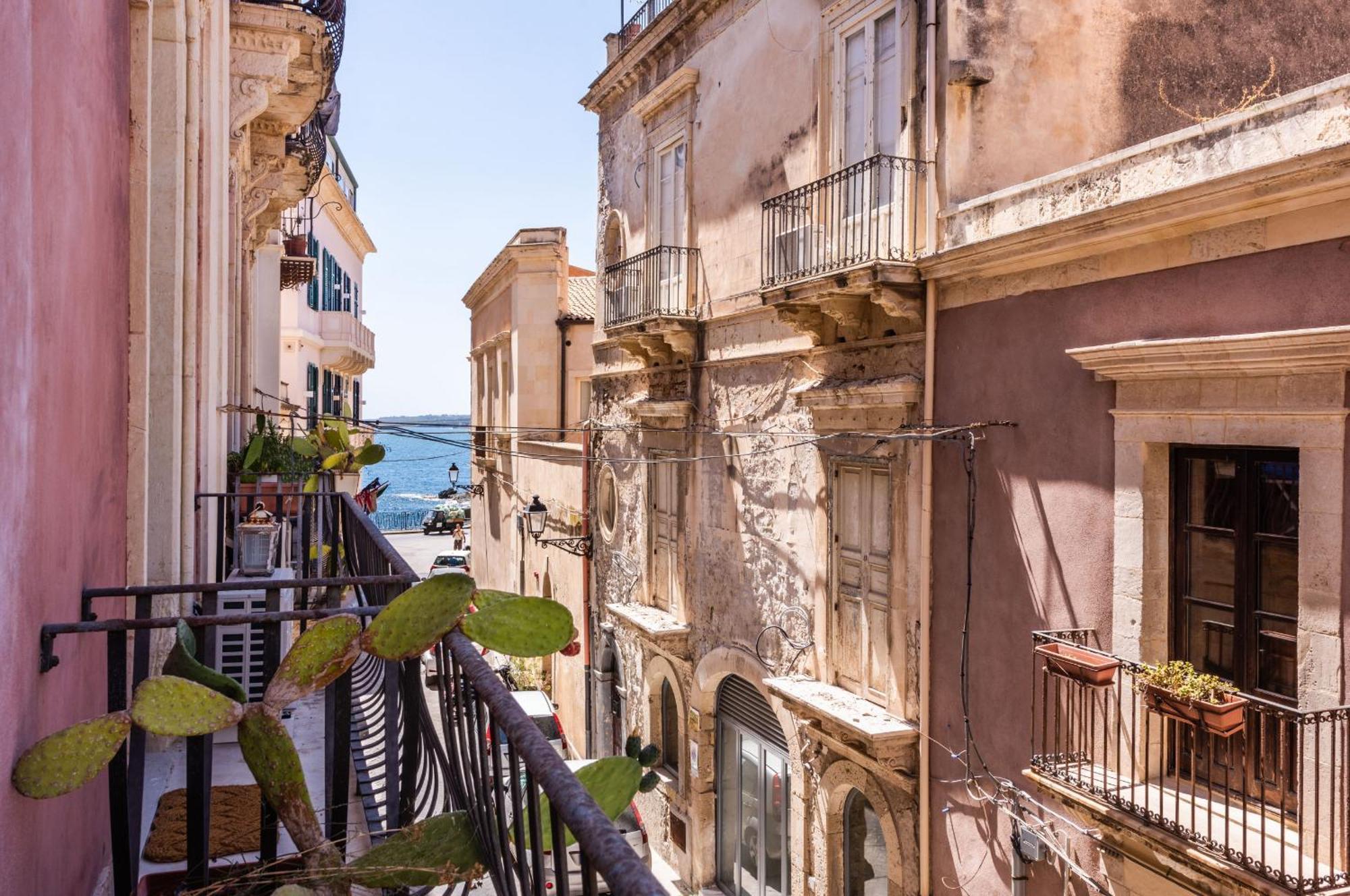 Palazzo Bozzanca Apartments By Wonderful Italy Syracuse Exteriér fotografie